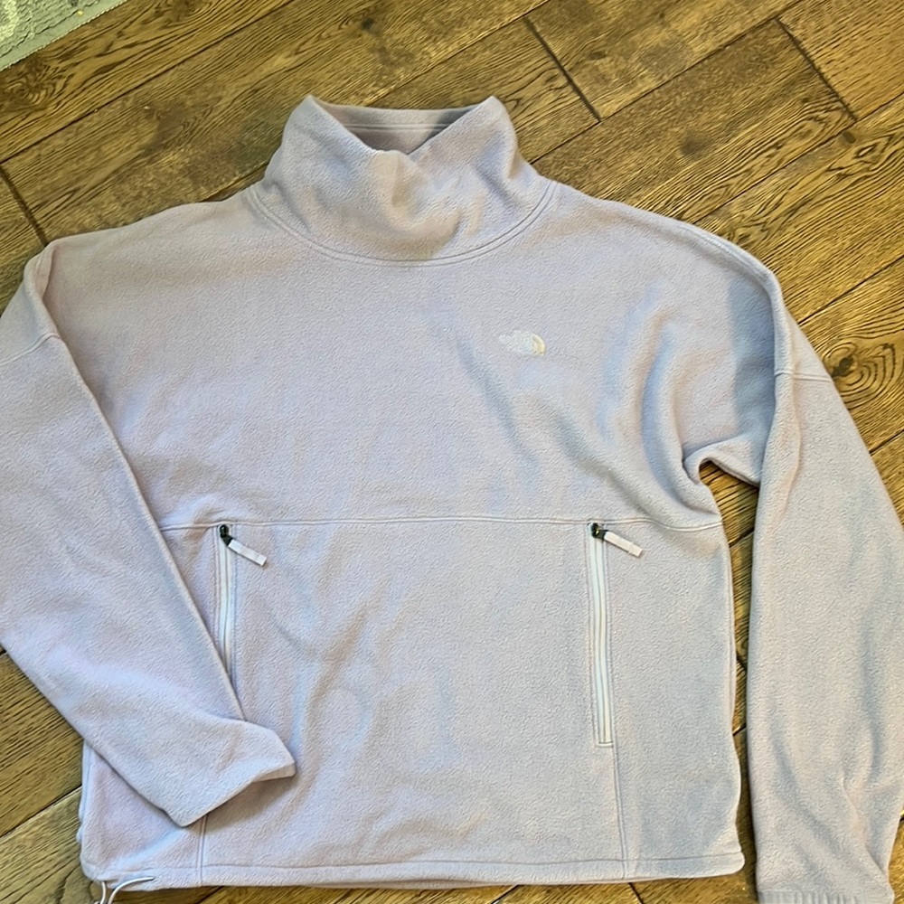 Like new North Face women’s pullover size M